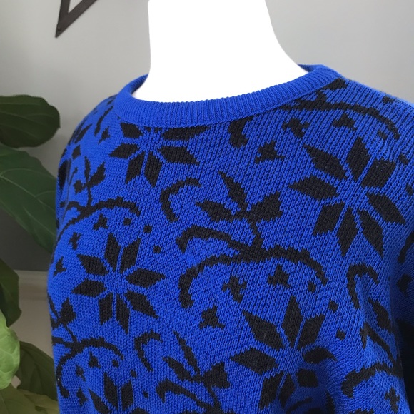 Vintage 80s Star Flower Design Batwing Sweater - Picture 3 of 7